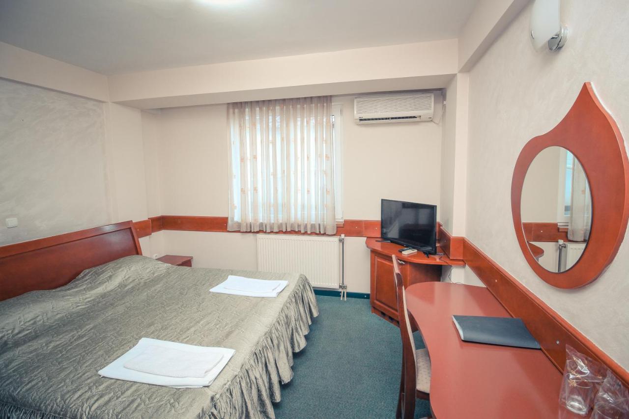 אוהריד Hotel Cingo מראה חיצוני תמונה