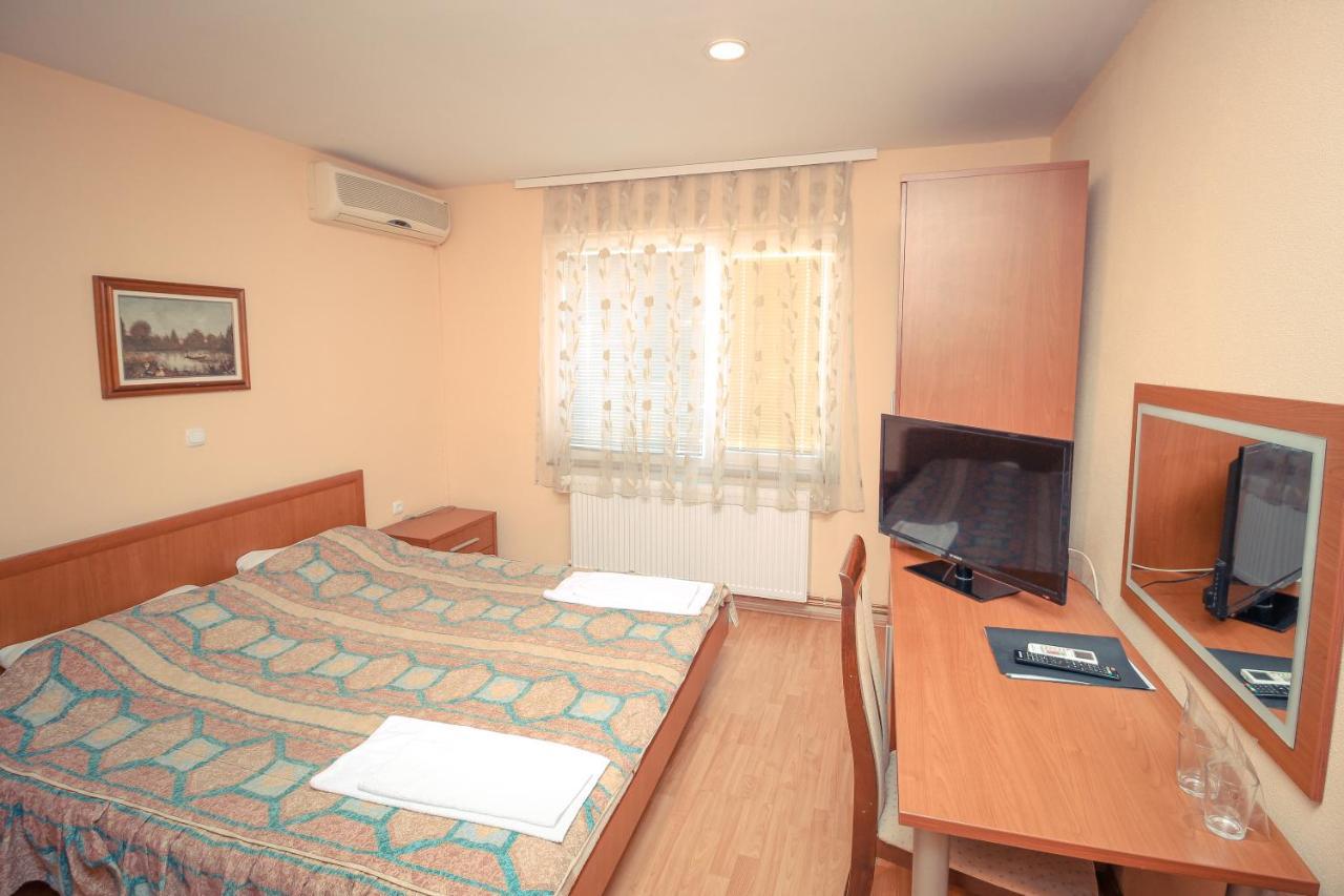 אוהריד Hotel Cingo מראה חיצוני תמונה