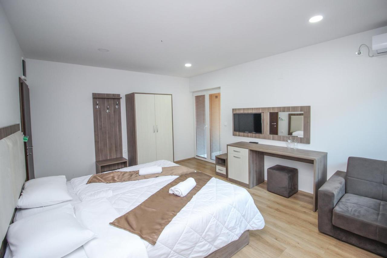 אוהריד Hotel Cingo מראה חיצוני תמונה