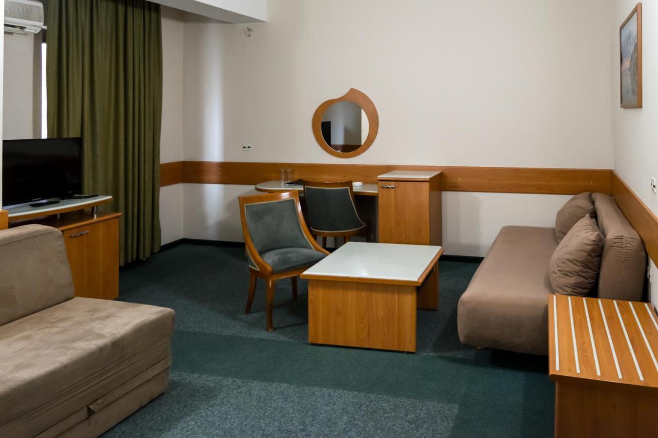 אוהריד Hotel Cingo מראה חיצוני תמונה