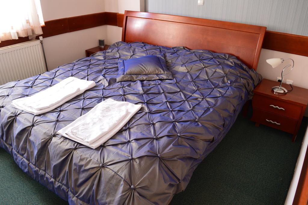 אוהריד Hotel Cingo מראה חיצוני תמונה