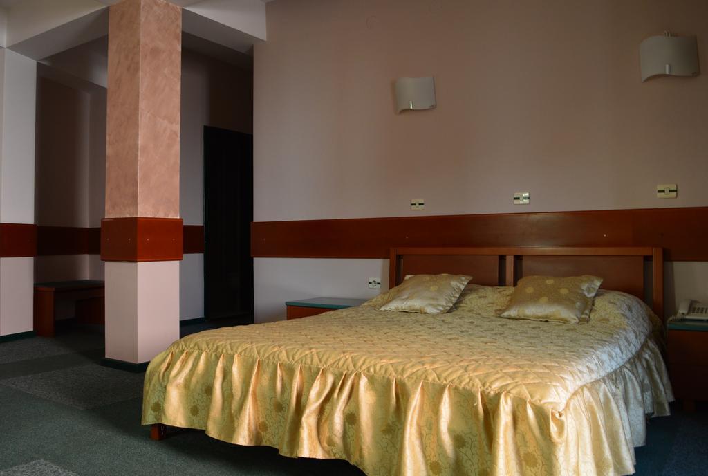 אוהריד Hotel Cingo מראה חיצוני תמונה