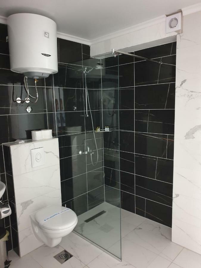 אוהריד Hotel Cingo מראה חיצוני תמונה